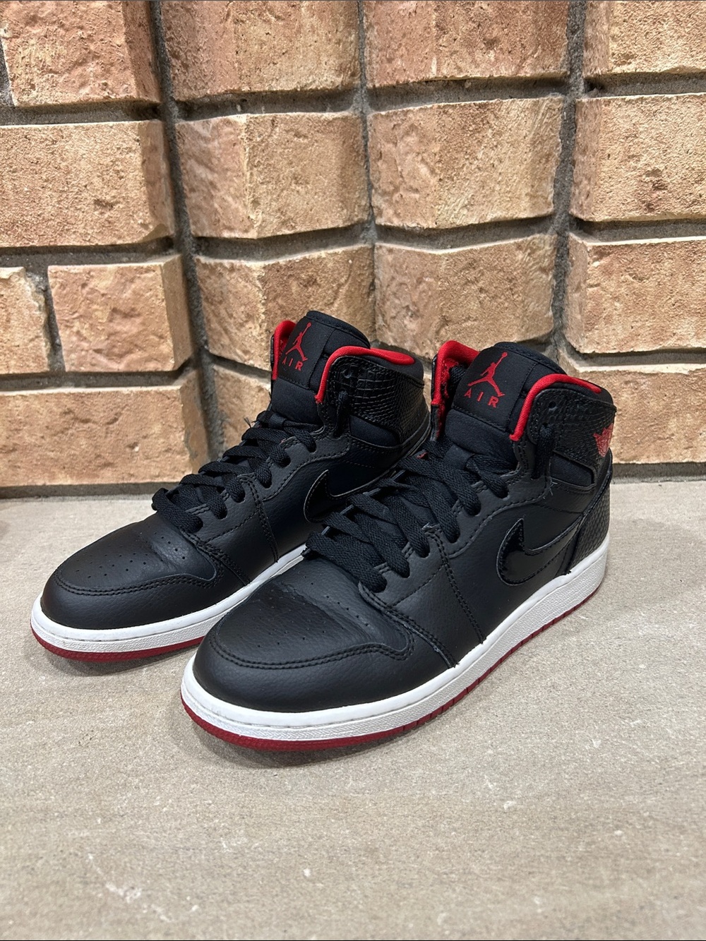Jordan 1 Retro High Bred Snake (GS) Kids Size 5.5y Black 705300-021 Women’s sz 7
